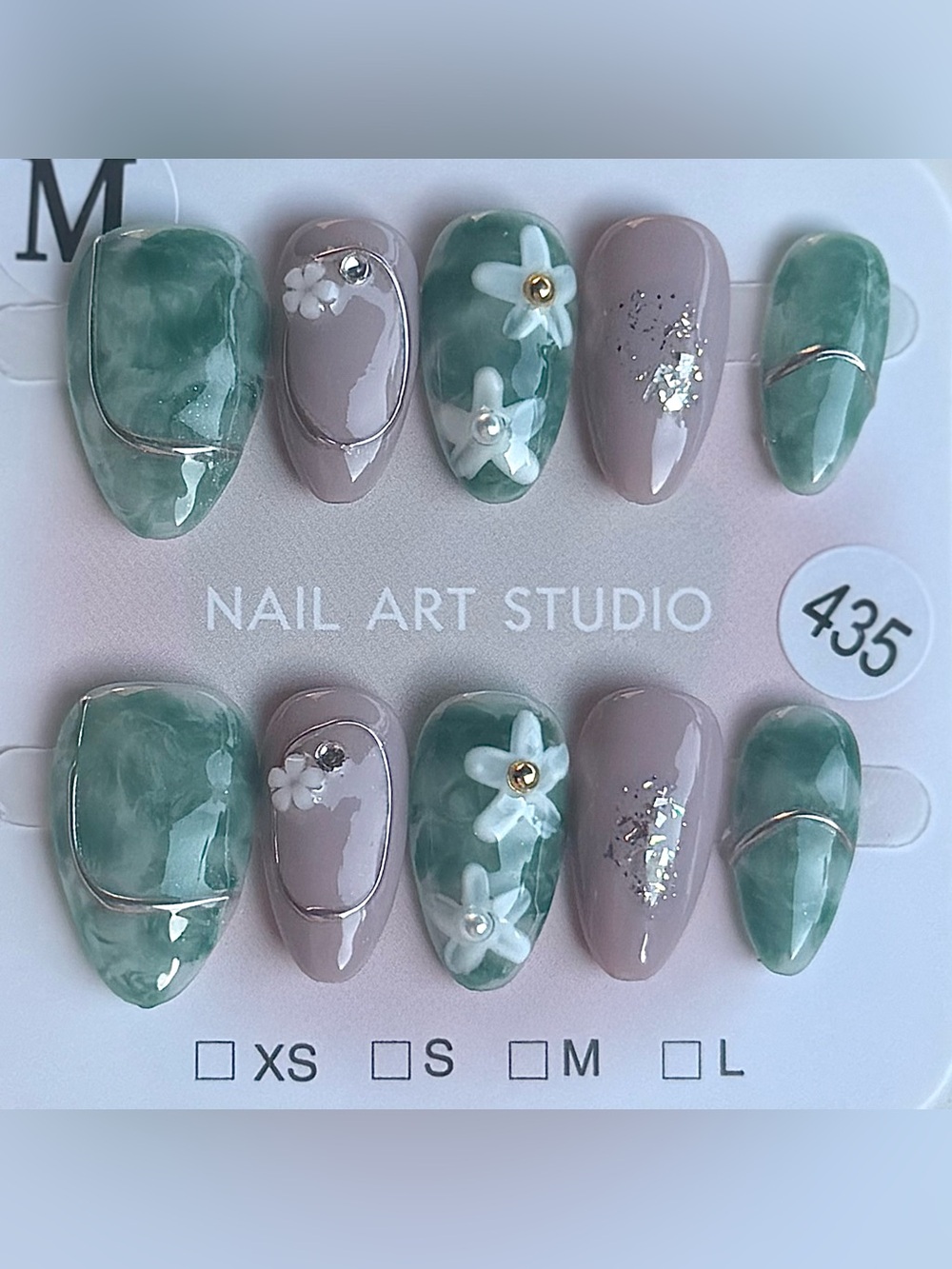 Floral Press-On Nails - Sage Green & Taupe Size M Short Almond